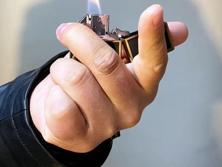 抬头做事手机版(抬头做事低头做人)